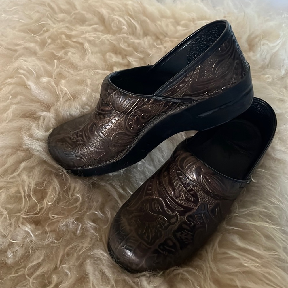 Textured leather Dansko Clogs